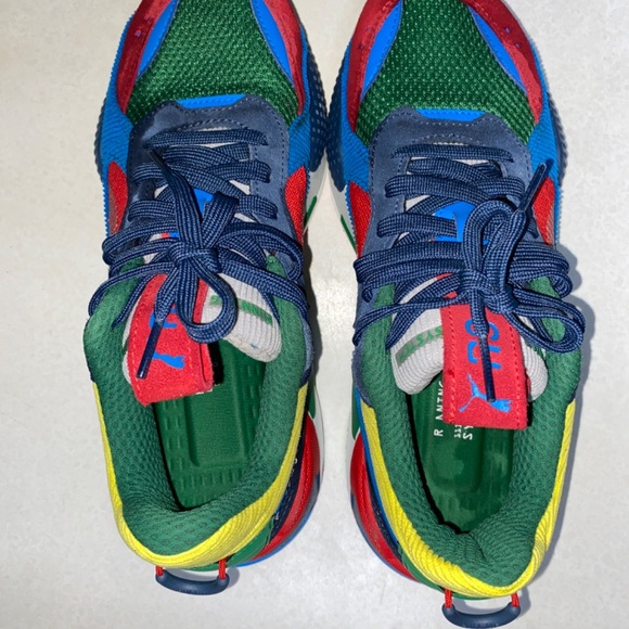 Shoes - Picture 2 of 9